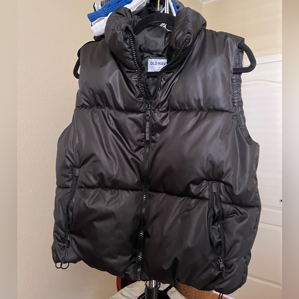 Old Navy Black Puffer Vest